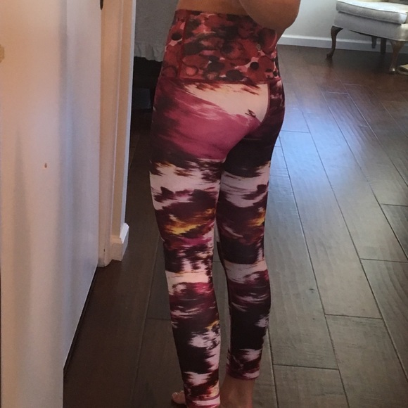 Lululemon Patterned High waisted Leggings - Picture 6 of 6